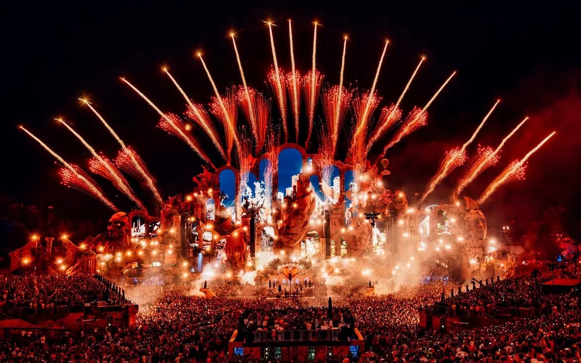 Fireworks fanning out over the Tomorrowland mainstage